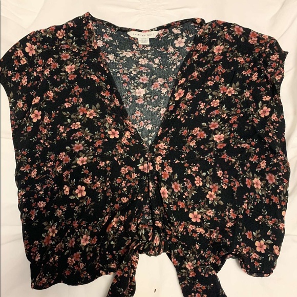 Super Cute Crop Top! - Picture 2 of 2